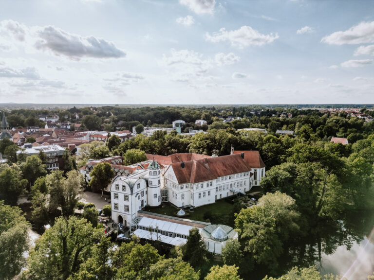 Hochzeitsfotograf Braunschweig, Hochzeitsreportage Braunschweige, Standesamt Braunschweig, Hochzeitsfotograf Wolfsburg, Hochzeitsfotograf Salzgitter, Hochzeitsfotograf Niedersachsen, Hochzeitsfotograf Harz, Hochzeitsfotograf Peine, Standesamt Wolfsburg, Standesamt Wolfenbüttel, Standesamt Salzgitter, Standesamt Vechelde, natürliche Hochzeitsfotos, emotionale Hochzeitsfotografie, freie Trauung Braunschweig, Botanischer Garten Braunschweig, Klosterhotel Wöltingerode, Morrhof, Farm Inn Wittingen, Waldhaus Oelper, Steigenberger Parkhotel Braunschweig, Schloss Richmond Braunschweig, Hotel Schönau Peine, Schäferhof Langenstein, Edelscheune, Standesamt Celle, Fotograf Braunschweig, Fotograf Wolfsburg, Fotograf Hannover, Fotografie Workshop für Anfänger, Fotograf Peine, Fotograf Vechelde, Fotograf Salzgitter, Fotograf Wolfenbüttel, Fotograf Harz, Fotograf Goslar, Fotograf Wernigerode, Fotograf Quedlinburg, Fotograf Halberstadt, fotografische Begleitung, Eventfotograf, Fotos Abschied, freie Trauerfeier, Business Porträt Fotograf, Couple Shooting, Paarshooting, Paarfotografie, After Wedding Shooting, After Wedding, Destination Wedding