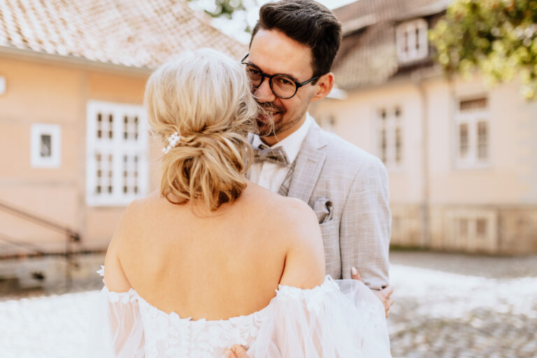 Hochzeitsfotograf Braunschweig, Hochzeitsreportage Braunschweige, Standesamt Braunschweig, Hochzeitsfotograf Wolfsburg, Hochzeitsfotograf Salzgitter, Hochzeitsfotograf Niedersachsen, Hochzeitsfotograf Harz, Hochzeitsfotograf Peine, Standesamt Wolfsburg, Standesamt Wolfenbüttel, Standesamt Salzgitter, Standesamt Vechelde, natürliche Hochzeitsfotos, emotionale Hochzeitsfotografie, freie Trauung Braunschweig, Botanischer Garten Braunschweig, Klosterhotel Wöltingerode, Morrhof, Farm Inn Wittingen, Waldhaus Oelper, Steigenberger Parkhotel Braunschweig, Schloss Richmond Braunschweig, Hotel Schönau Peine, Schäferhof Langenstein, Edelscheune, Standesamt Celle, Fotograf Braunschweig, Fotograf Wolfsburg, Fotograf Hannover, Fotografie Workshop für Anfänger, Fotograf Peine, Fotograf Vechelde, Fotograf Salzgitter, Fotograf Wolfenbüttel, Fotograf Harz, Fotograf Goslar, Fotograf Wernigerode, Fotograf Quedlinburg, Fotograf Halberstadt, fotografische Begleitung, Eventfotograf, Fotos Abschied, freie Trauerfeier, Business Porträt Fotograf, Couple Shooting, Paarshooting, Paarfotografie, After Wedding Shooting, After Wedding, Destination Wedding