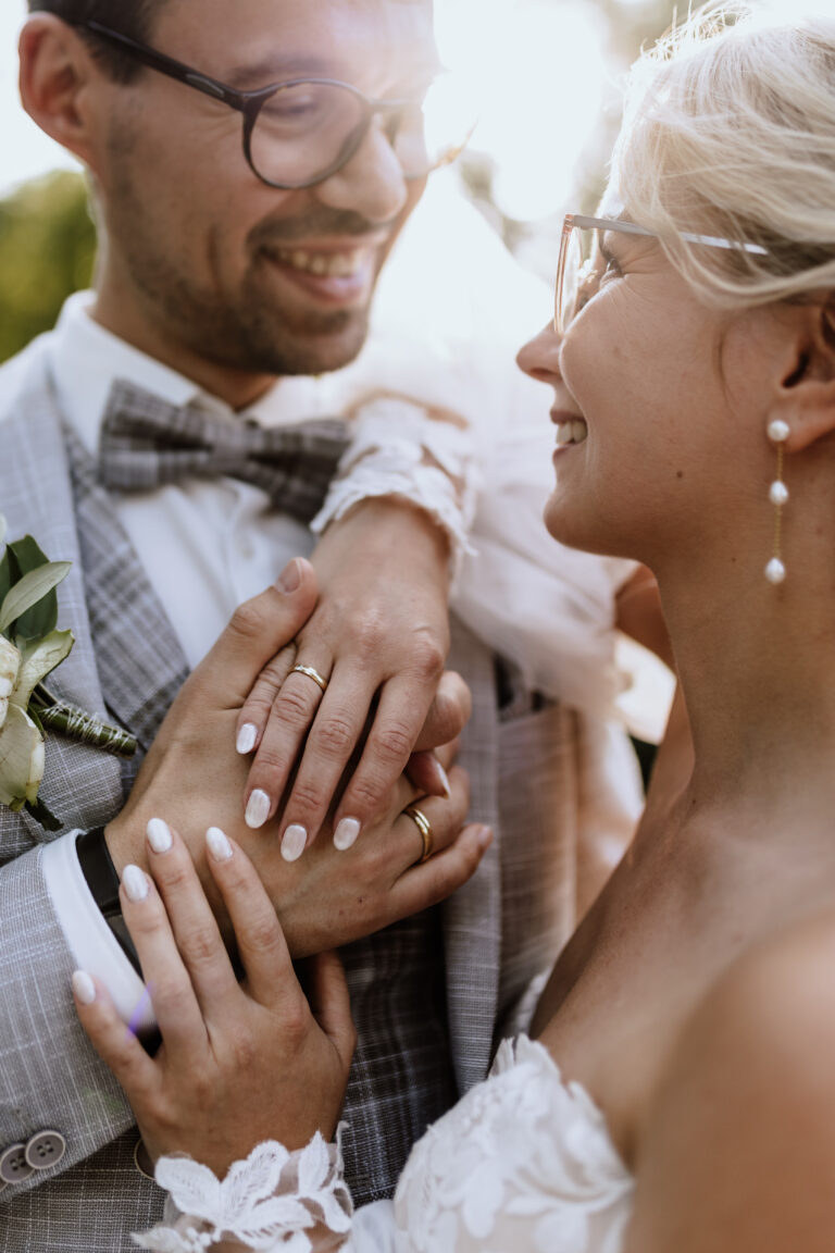 Hochzeitsfotograf Braunschweig, Hochzeitsreportage Braunschweige, Standesamt Braunschweig, Hochzeitsfotograf Wolfsburg, Hochzeitsfotograf Salzgitter, Hochzeitsfotograf Niedersachsen, Hochzeitsfotograf Harz, Hochzeitsfotograf Peine, Standesamt Wolfsburg, Standesamt Wolfenbüttel, Standesamt Salzgitter, Standesamt Vechelde, natürliche Hochzeitsfotos, emotionale Hochzeitsfotografie, freie Trauung Braunschweig, Botanischer Garten Braunschweig, Klosterhotel Wöltingerode, Morrhof, Farm Inn Wittingen, Waldhaus Oelper, Steigenberger Parkhotel Braunschweig, Schloss Richmond Braunschweig, Hotel Schönau Peine, Schäferhof Langenstein, Edelscheune, Standesamt Celle, Fotograf Braunschweig, Fotograf Wolfsburg, Fotograf Hannover, Fotografie Workshop für Anfänger, Fotograf Peine, Fotograf Vechelde, Fotograf Salzgitter, Fotograf Wolfenbüttel, Fotograf Harz, Fotograf Goslar, Fotograf Wernigerode, Fotograf Quedlinburg, Fotograf Halberstadt, fotografische Begleitung, Eventfotograf, Fotos Abschied, freie Trauerfeier, Business Porträt Fotograf, Couple Shooting, Paarshooting, Paarfotografie, After Wedding Shooting, After Wedding, Destination Wedding