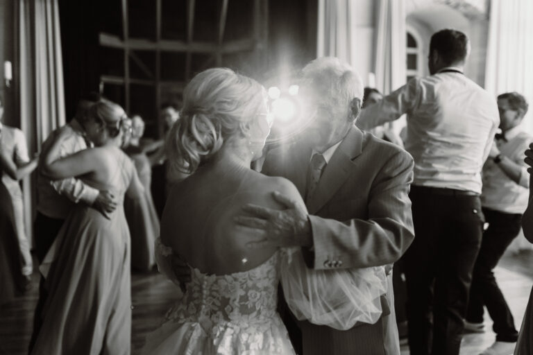 Hochzeitsfotograf Braunschweig, Hochzeitsreportage Braunschweige, Standesamt Braunschweig, Hochzeitsfotograf Wolfsburg, Hochzeitsfotograf Salzgitter, Hochzeitsfotograf Niedersachsen, Hochzeitsfotograf Harz, Hochzeitsfotograf Peine, Standesamt Wolfsburg, Standesamt Wolfenbüttel, Standesamt Salzgitter, Standesamt Vechelde, natürliche Hochzeitsfotos, emotionale Hochzeitsfotografie, freie Trauung Braunschweig, Botanischer Garten Braunschweig, Klosterhotel Wöltingerode, Morrhof, Farm Inn Wittingen, Waldhaus Oelper, Steigenberger Parkhotel Braunschweig, Schloss Richmond Braunschweig, Hotel Schönau Peine, Schäferhof Langenstein, Edelscheune, Standesamt Celle, Fotograf Braunschweig, Fotograf Wolfsburg, Fotograf Hannover, Fotografie Workshop für Anfänger, Fotograf Peine, Fotograf Vechelde, Fotograf Salzgitter, Fotograf Wolfenbüttel, Fotograf Harz, Fotograf Goslar, Fotograf Wernigerode, Fotograf Quedlinburg, Fotograf Halberstadt, fotografische Begleitung, Eventfotograf, Fotos Abschied, freie Trauerfeier, Business Porträt Fotograf, Couple Shooting, Paarshooting, Paarfotografie, After Wedding Shooting, After Wedding, Destination Wedding